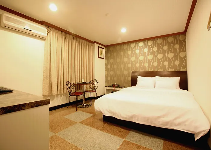 New World Hotel