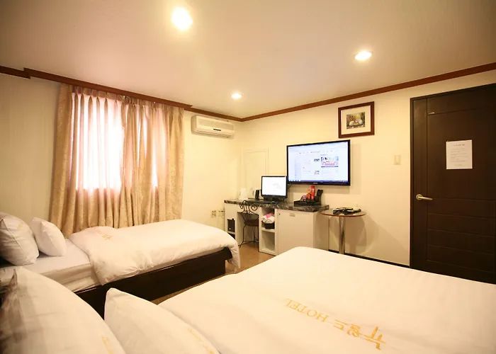 Hotel New World 3*