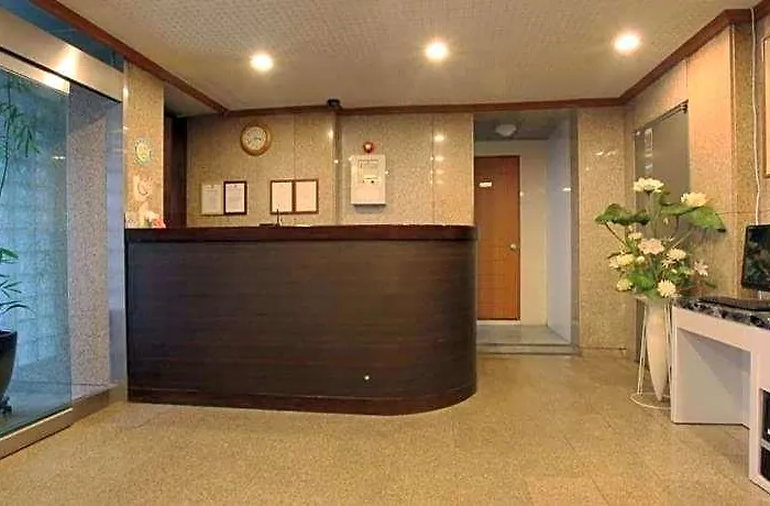 Hotel New World 3*