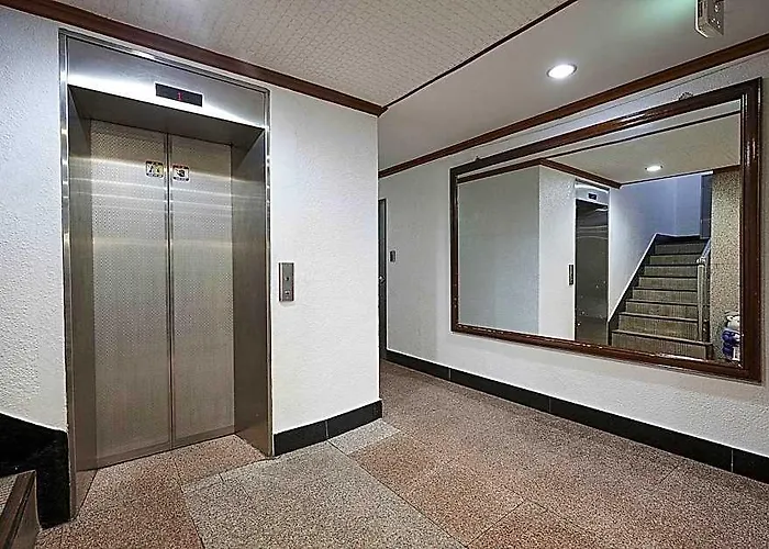 Hotel New World 3*