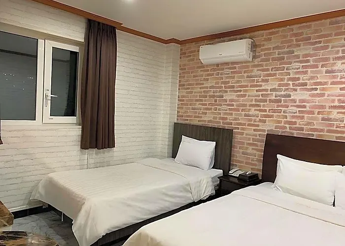 New World Hotel