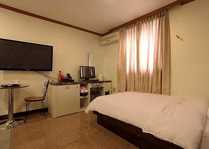New World Hotel 3*