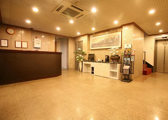New World Hotel 3*